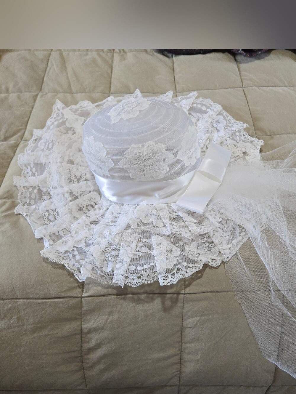 Vintage Ms. Mary Jean Bridal Floral Lace Hat Veil